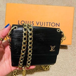 Louis Vuitton Epi leather wallet